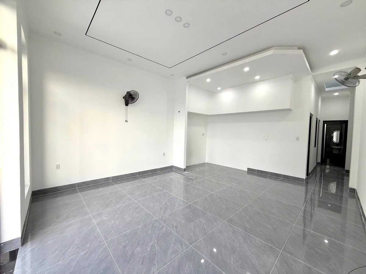 Bán gấp nhà mới 5x22m, 2 phòng ngủ, giá 1,35 tỷ gần cổng chào Liên Thôn 8, Buôn Ma Thuột - Ảnh thu nhỏ 5