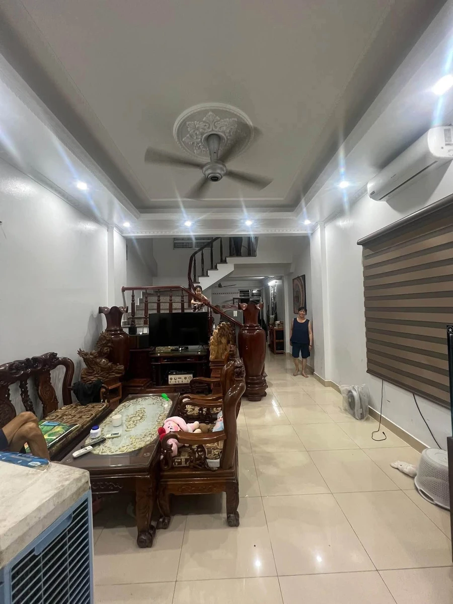 Bán nhà 3 tầng 94m2 ngõ phố Hoàng Lộc, thành phố Hải Dương - Ảnh 1