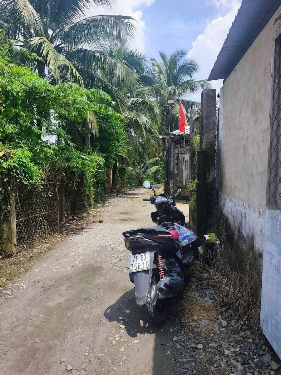Bán dãy trọ 8 phòng, đất 200m2 (70m2 thổ cư), cách đường Võ Văn Phẩm 50m, giá 1 tỷ 150 triệu - Ảnh 1