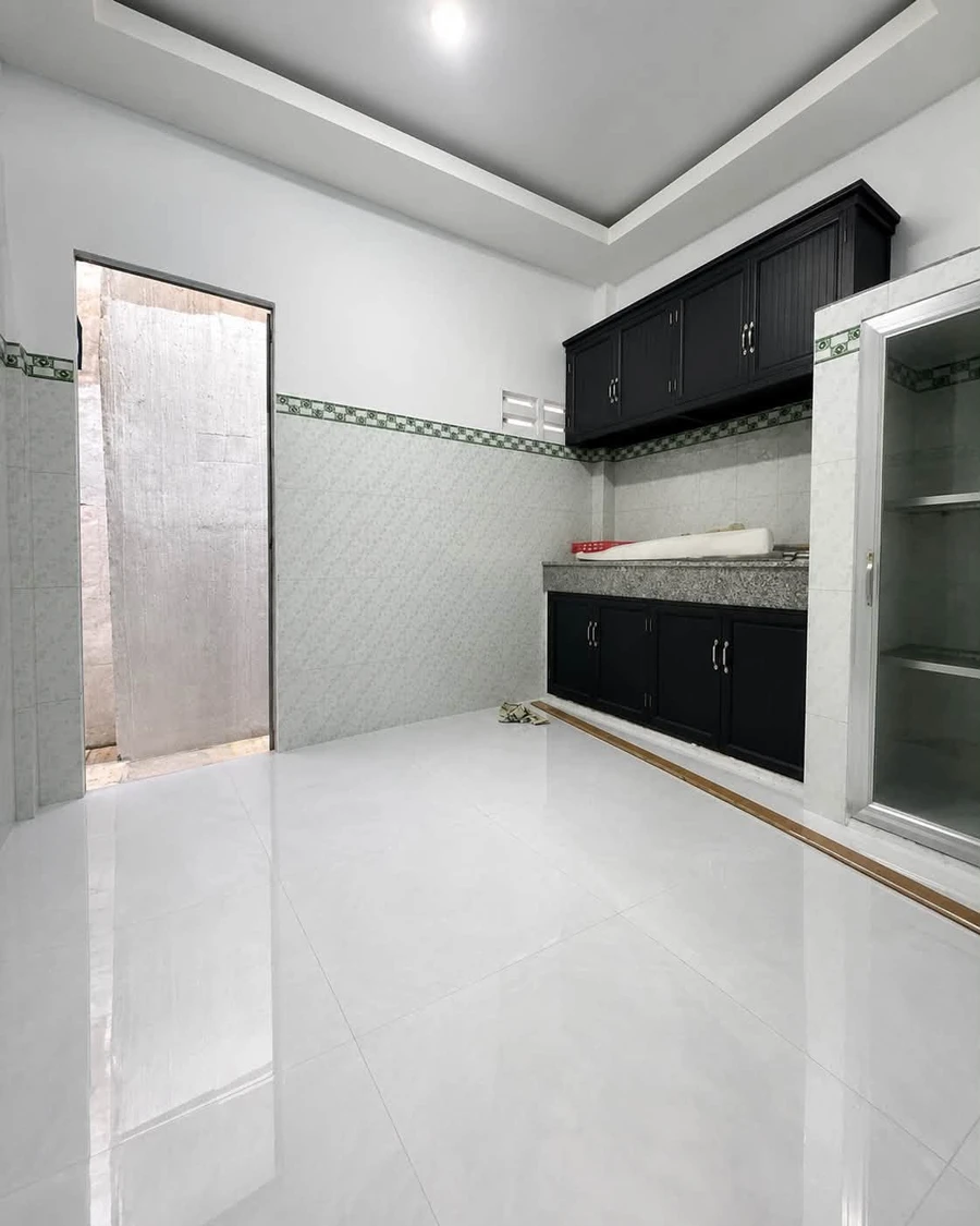 Bán nhà 2 tầng 51m² 3PN sát chợ Thủ Đức, sổ hồng riêng, giá 3,95 tỷ - Ảnh 1