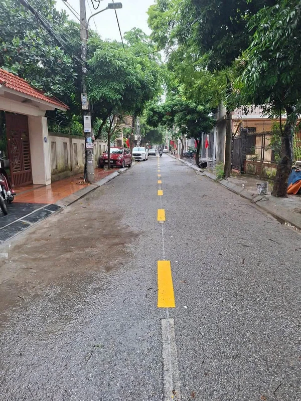 Bán nhà 4 tầng mặt đường Cầu Cốn, 58,9m2, 3 phòng ngủ, giá khoảng 4,8 tỷ, Ngọc Châu