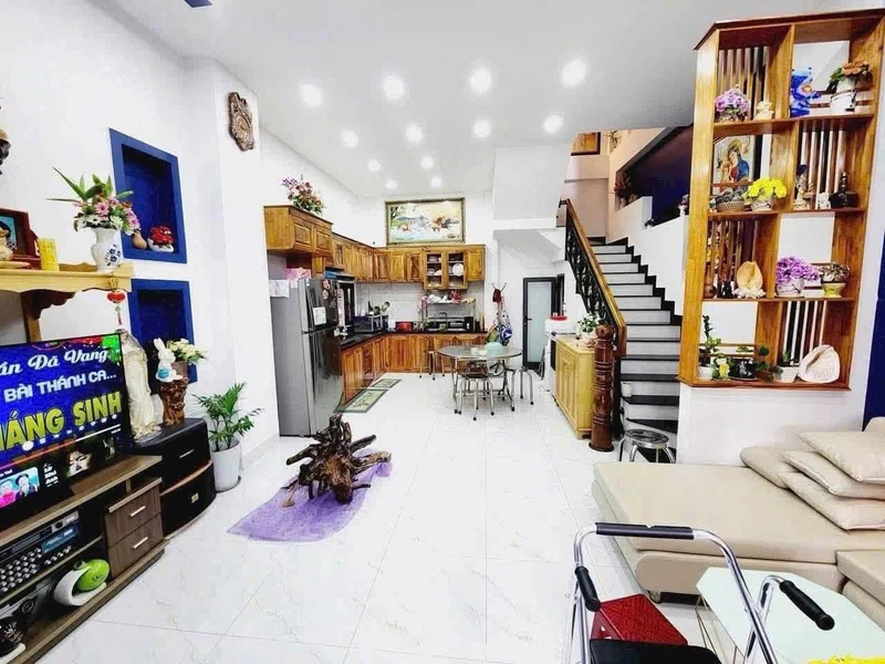 Bán nhà 3 tầng 60,4m² 4PN, 3,7 tỷ, Vĩnh Hiệp, Tây Nha Trang