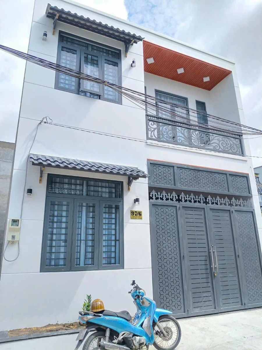 Bán nhà hẻm xe tải 6m 7,8x15m, 1 trệt 1 lầu 4 phòng ngủ gần chợ Hóc Môn - Ảnh thu nhỏ 3