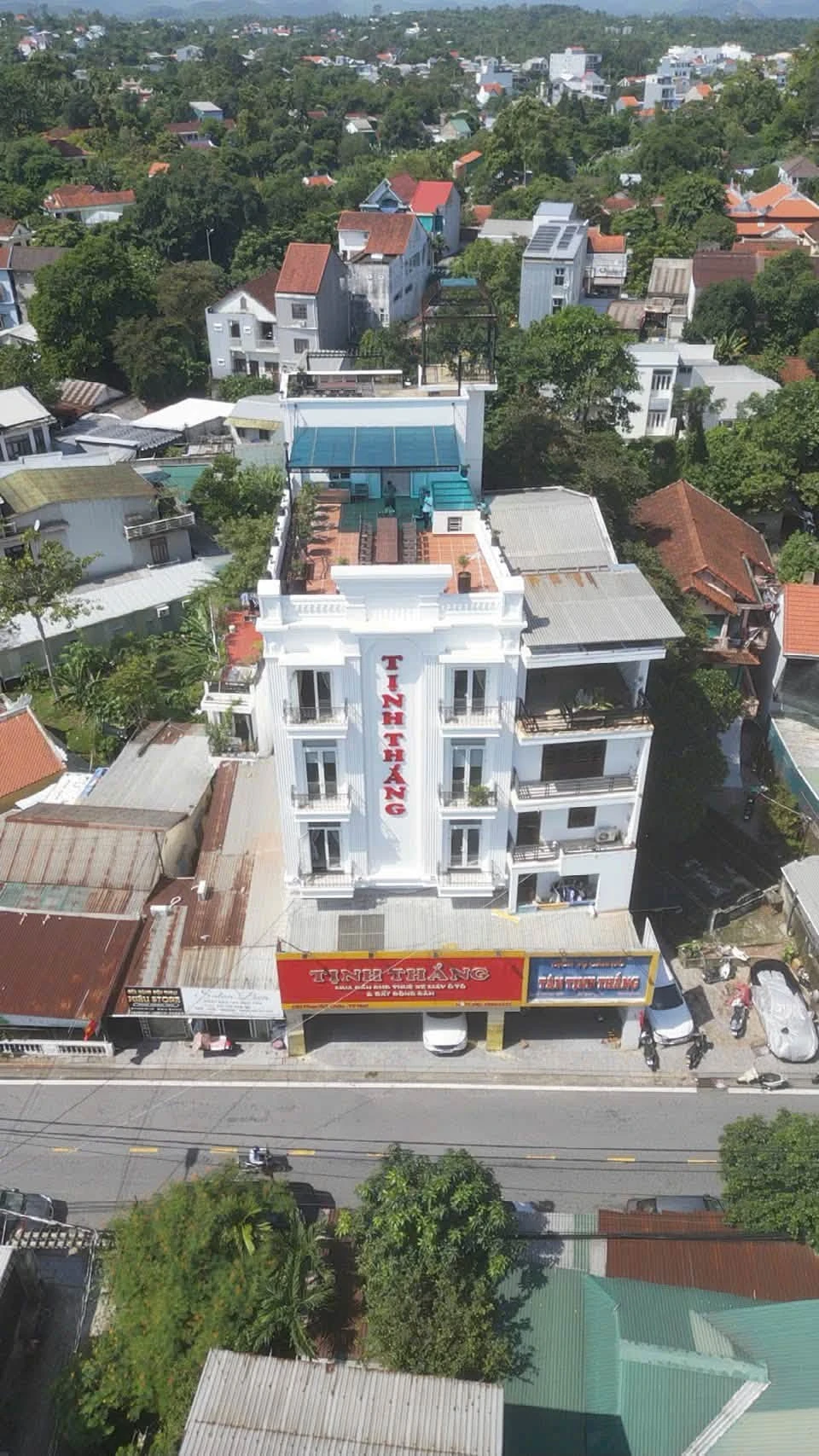 Bán biệt thự tân cổ điển 5 tầng 1 lửng 220m² mặt tiền 160 Phan Bội Châu, Huế - Ảnh 1