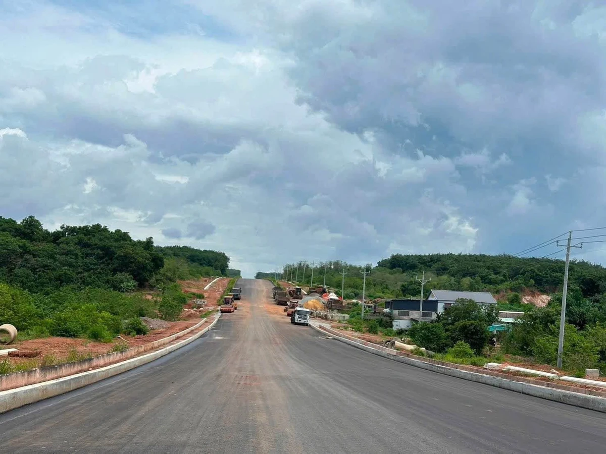 Bán đất gần 2,7ha mặt tiền Tuyến 4 Đồng Phú Bình Dương 3 tỷ - Ảnh 1