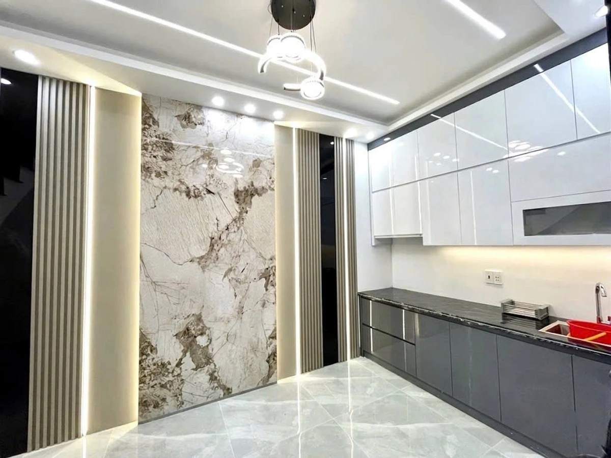 Bán nhà 4 tầng mặt tiền 30m² sát mặt đường - Ảnh thu nhỏ 2