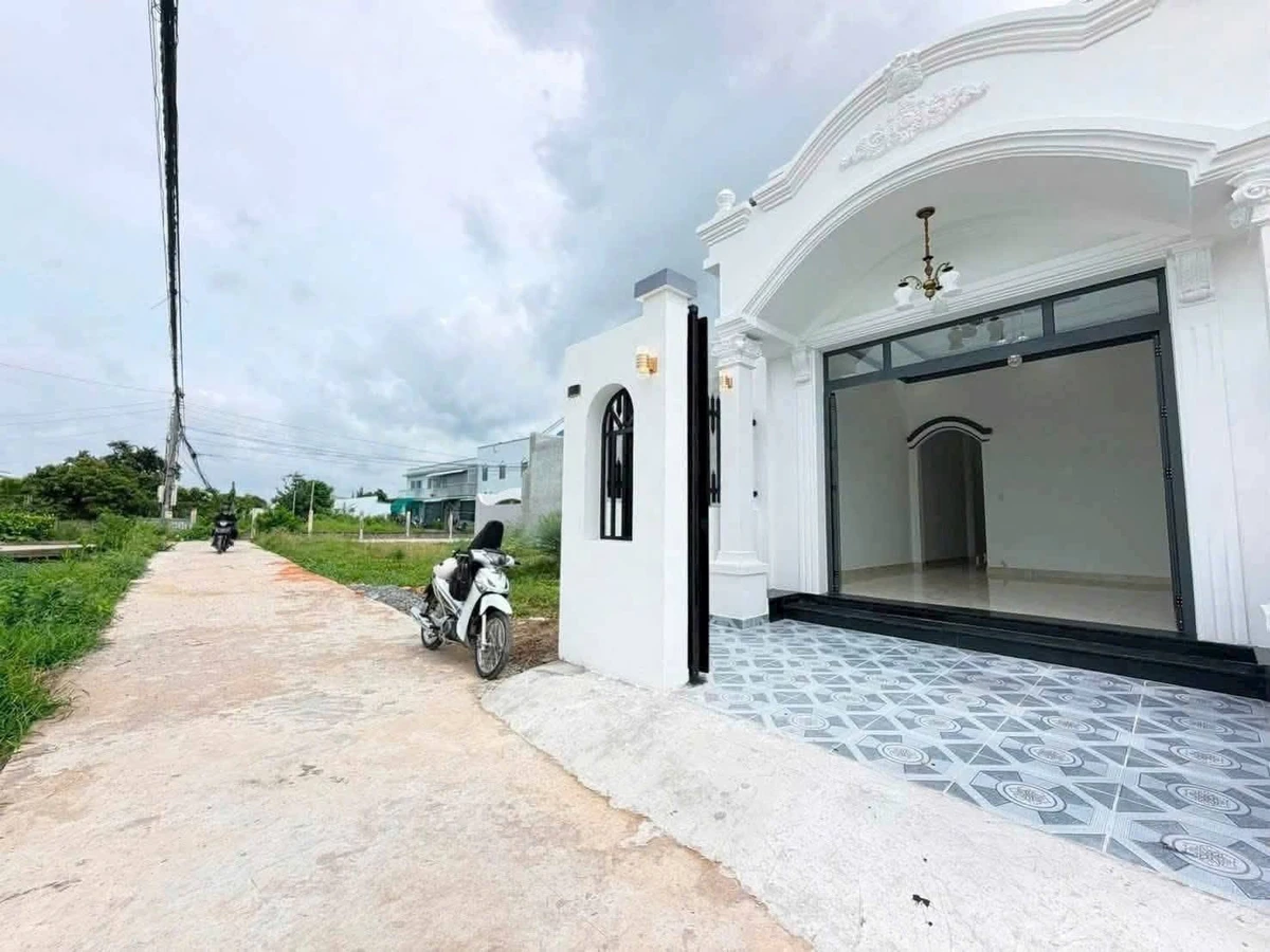 Nhà cấp 4 tân cổ điển 102m2 Cần Giuộc, Long An - 1 tỷ 750 triệu - Ảnh thu nhỏ 2