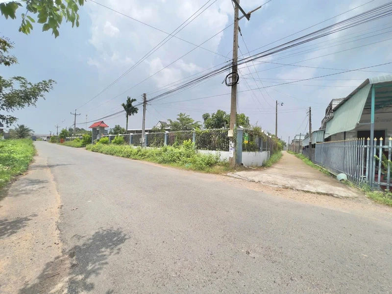 Bán đất thổ cư 300m² gần Phan Thiết, Hàm Liêm, 1.8 tỷ