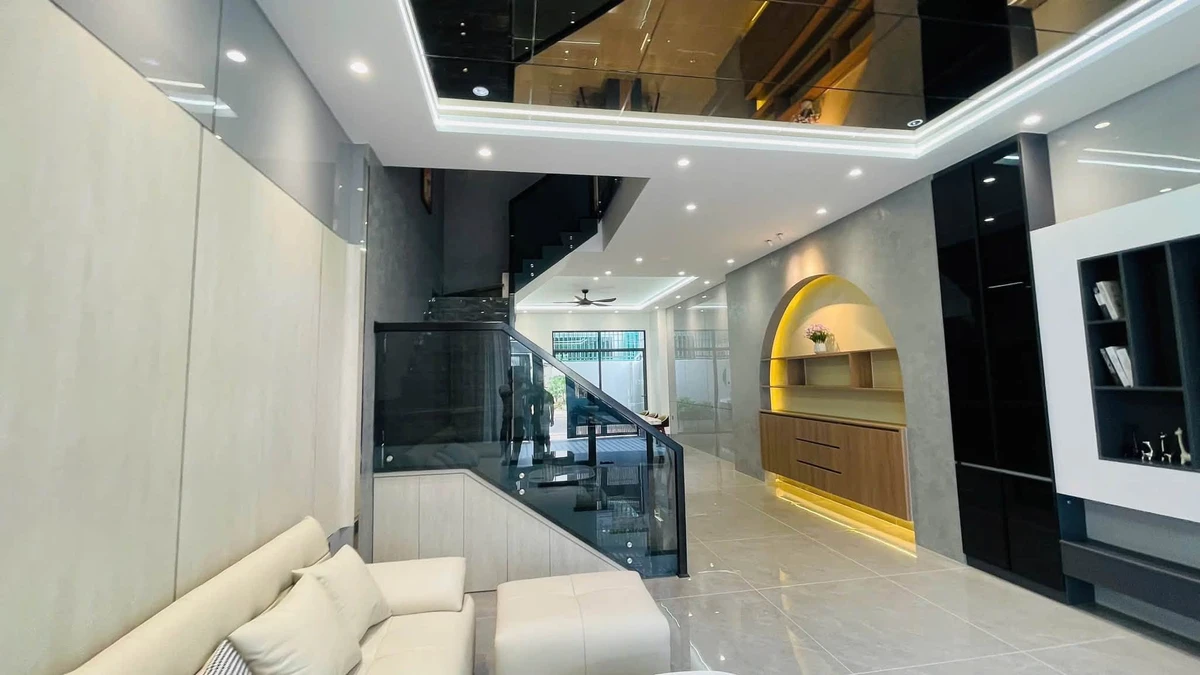 Bán nhà 3 tầng đường 47 Mỹ Gia Nha Trang 230m² 8.5 tỷ - Ảnh thu nhỏ 2