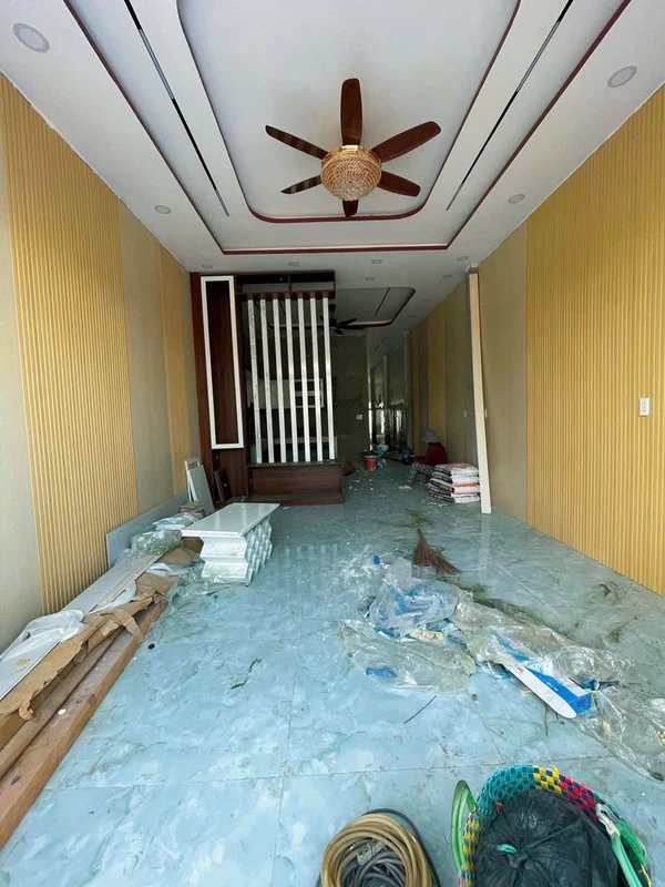 Bán nhà 3 phòng ngủ 4,2x32m sát KCN Tân Đức, Đức Hòa Hạ, Long An giá 1,79 tỷ