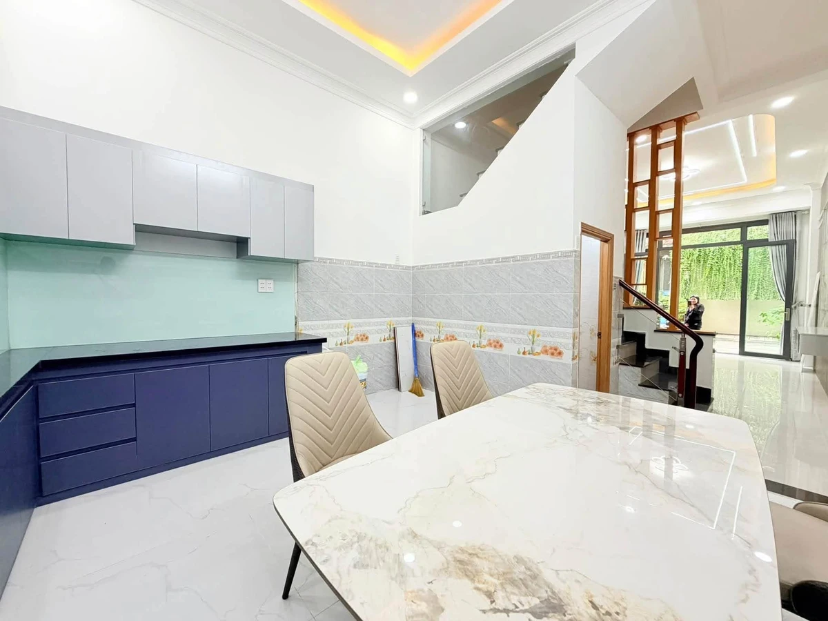 Bán nhà 4x13m 1 trệt 3 lầu 5PN đường Hiệp Thành 13, Quận 12, tặng full nội thất - Ảnh thu nhỏ 3