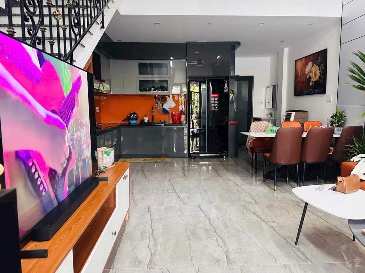 Bán nhà 3 tầng mặt tiền 80m² Chơn Tâm sát biển Đà Nẵng - Ảnh thu nhỏ 3