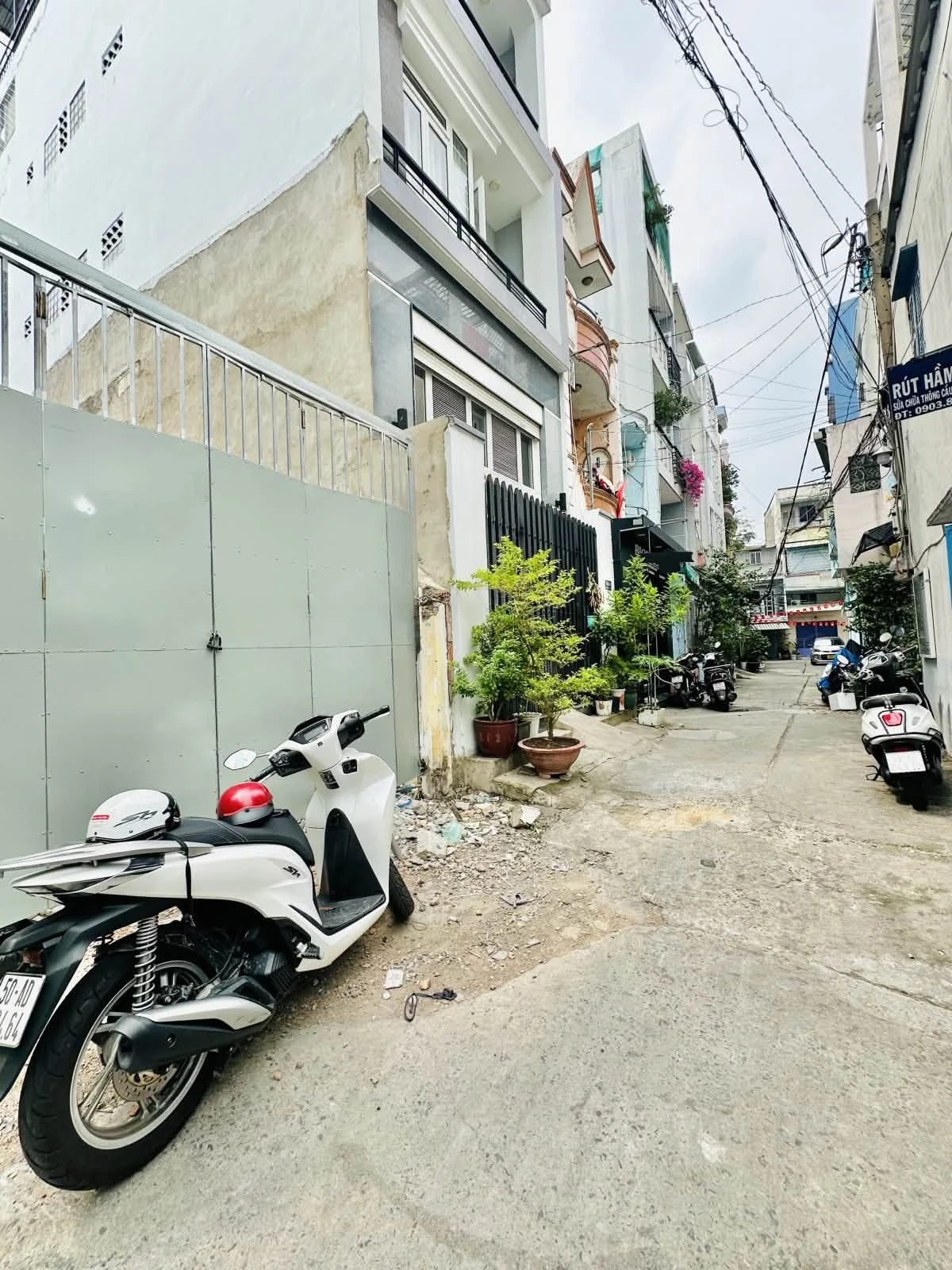 Bán đất trống gần 100m2 hẻm xe hơi ngay vòng xoay Lê Đại Hành, Bình Thới, Quận 11 - Ảnh 1