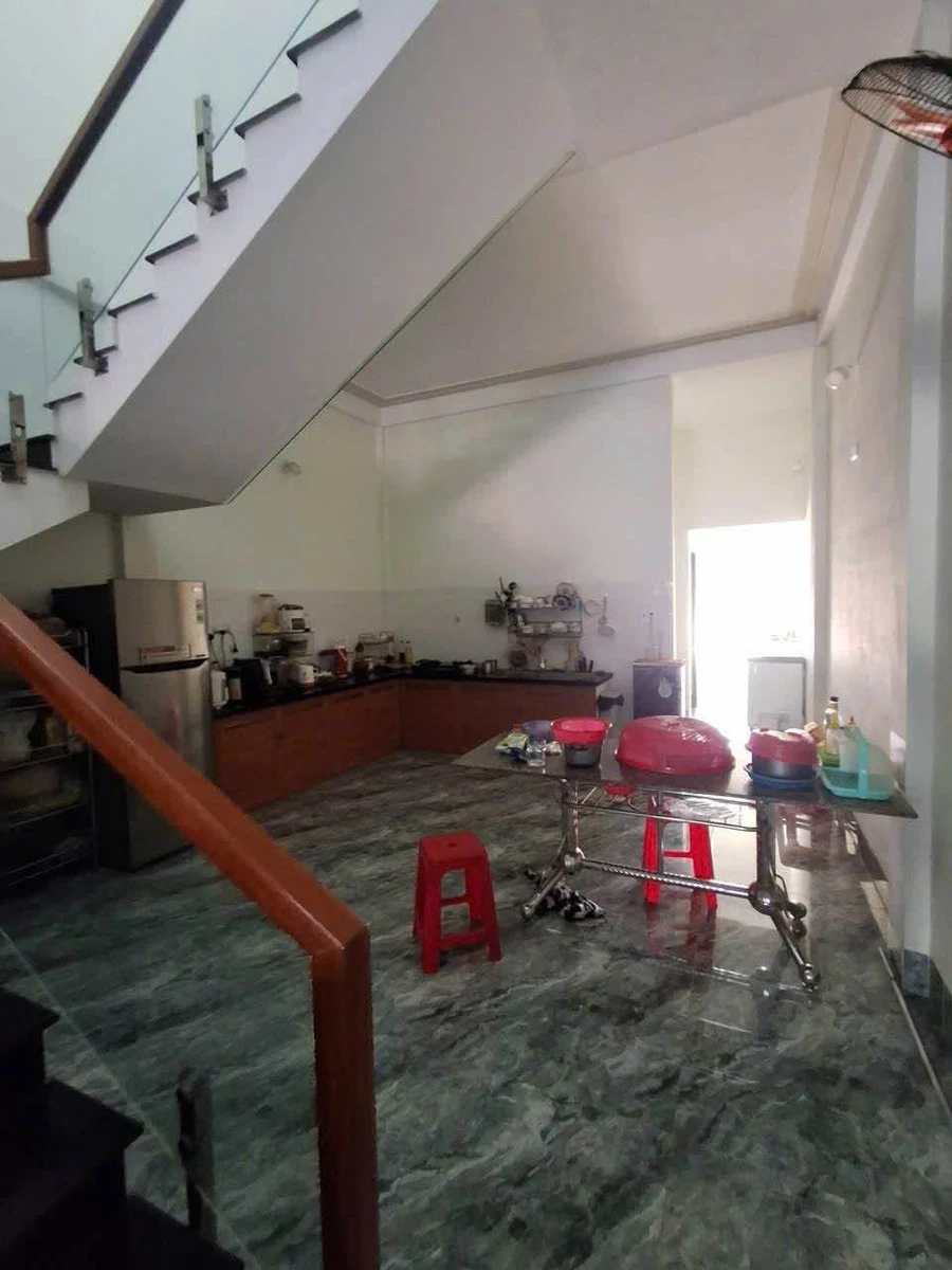 Bán nhà mặt tiền 2 tầng 104m2, 3 phòng ngủ Quy Nhơn - Ảnh thu nhỏ 3