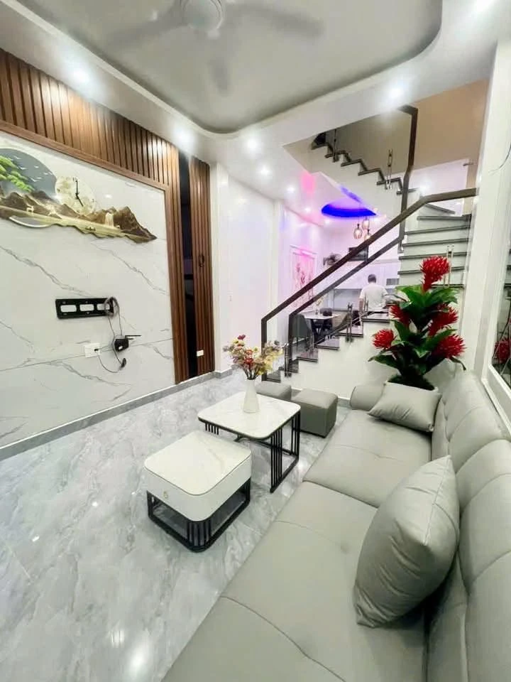 Bán nhà 4 tầng 36m2 sân cổng riêng ngõ 169 Trần Nguyên Hãn, Lê Chân, Hải Phòng giá 2,79 tỷ - Ảnh thu nhỏ 2