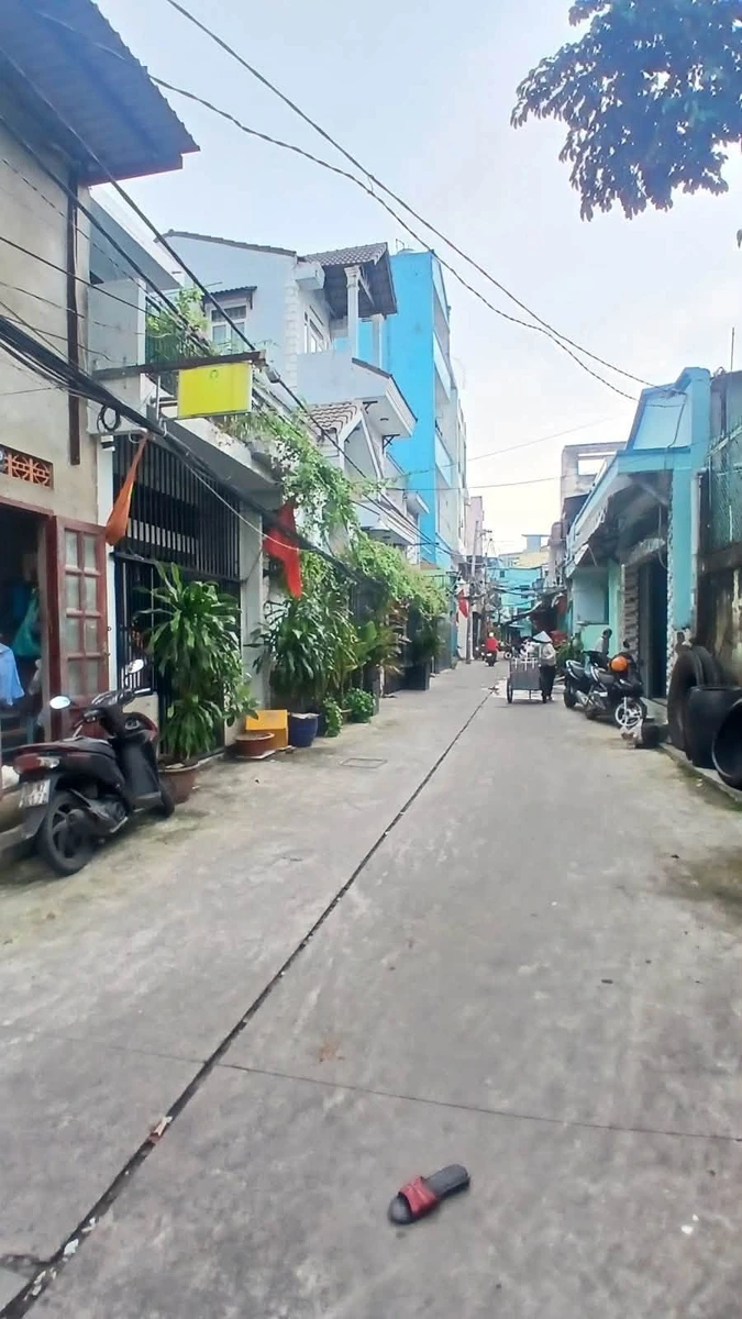 Bán nhà hẻm 2 tầng 66,5m² Lạc Long Quân, Phường 5, Quận 11, giá 4 tỷ - Ảnh 1