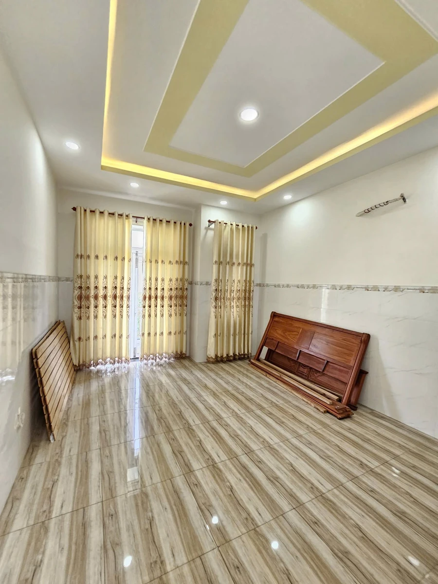 Bán nhà 72m2 KDC Hoàng Hùng, Dĩ An, 6 tỷ 650 - Ảnh thu nhỏ 4