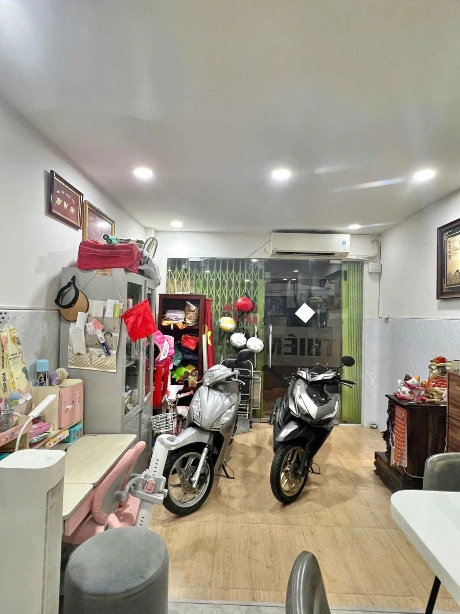 Bán shophouse mặt tiền 35m2 Thành Thái Quận 10 - Ảnh thu nhỏ 2