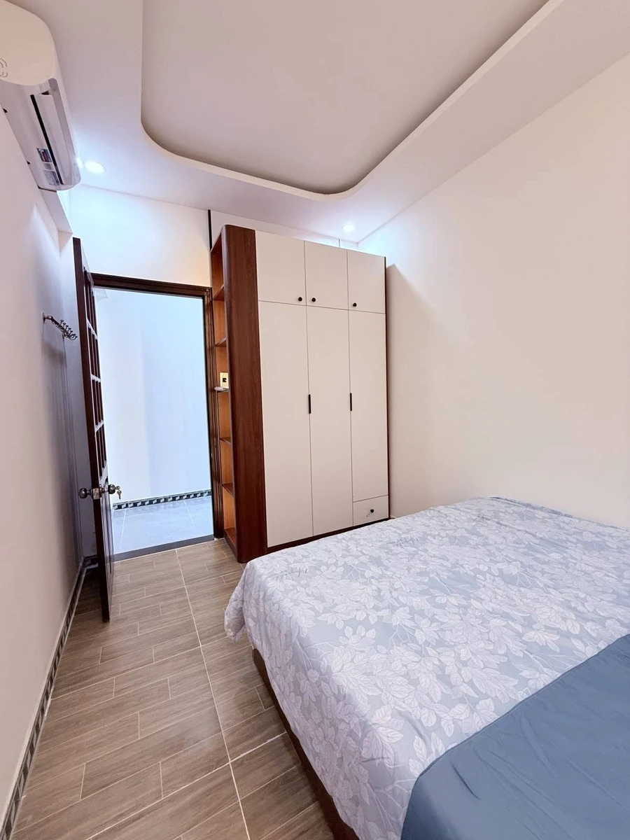 Bán nhà 2 tầng 130m² 4PN gần Trường Chinh 4.1 tỷ - Ảnh thu nhỏ 2