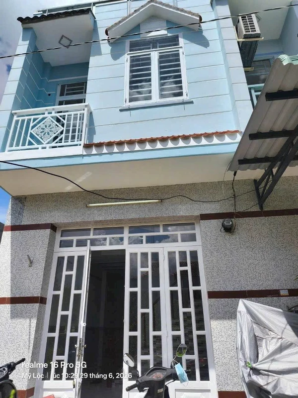 Bán nhà 1 trệt 1 lầu 30.4m² sổ hồng riêng 950 triệu