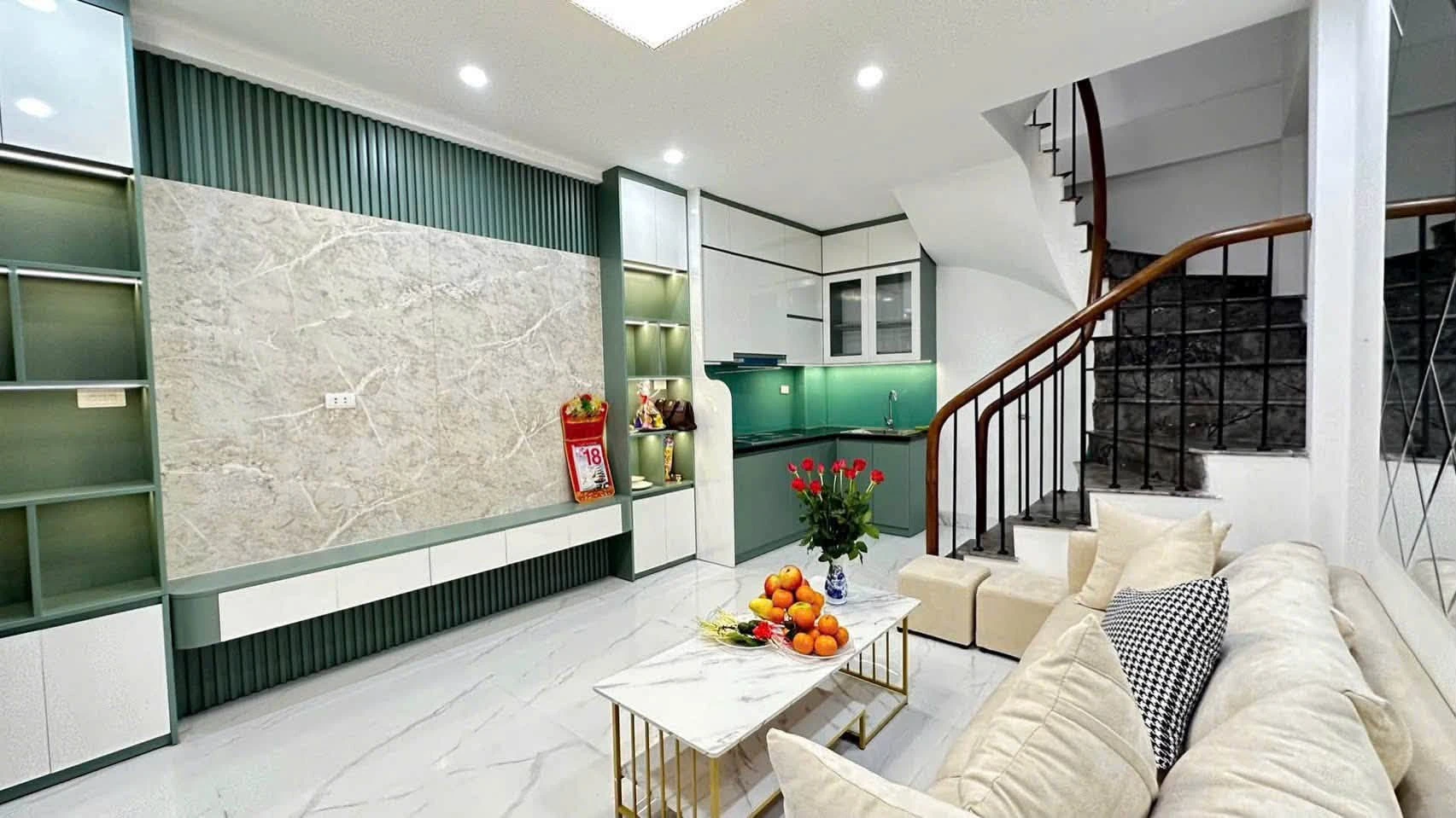 Nhà phố bán Lĩnh Nam 28m² 6 tầng 5 tỷ 980 - Ảnh 1