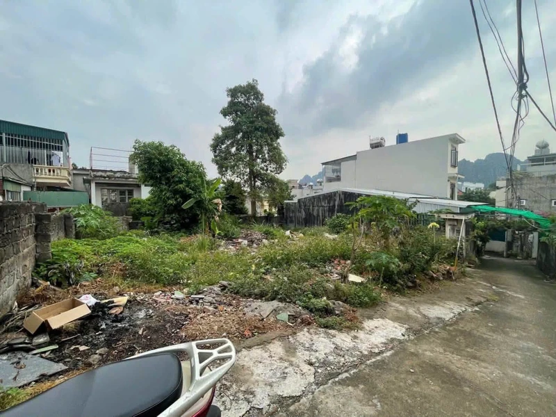 Bán gấp đất 100m2 ngang 5m tại Hồng Hà, Cột 8, sau Công an tỉnh, giá 1,35 tỷ