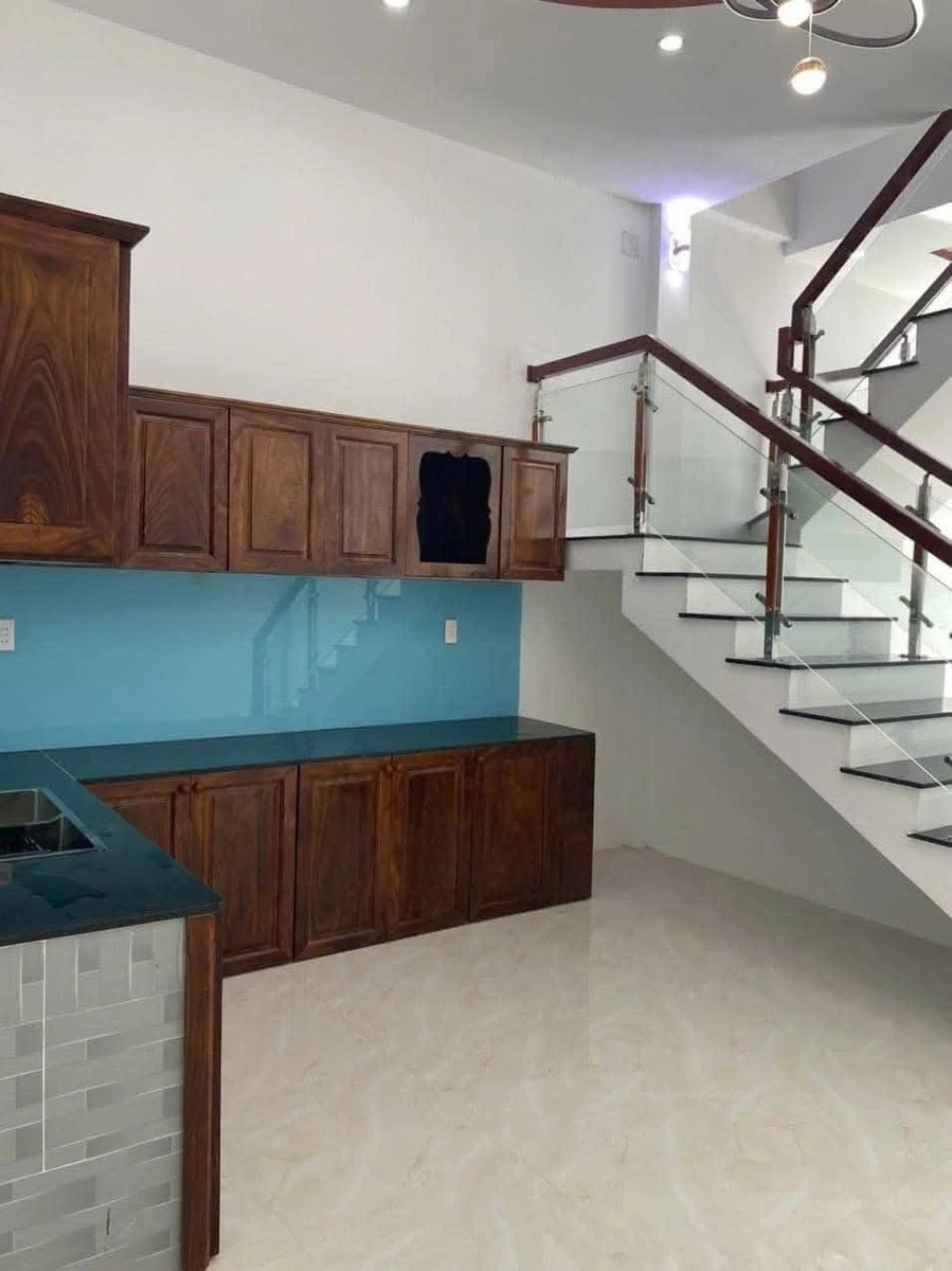 Bán nhà Quảng Ngãi hẻm Lê Hữu Trác, 3 phòng ngủ, 2.3 tỷ - Ảnh thu nhỏ 3