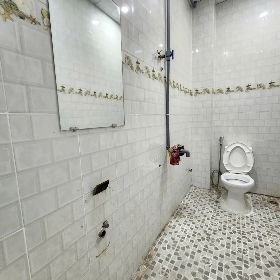 Bán nhà hẻm 4.8x16m, 1 lầu 2PN 2WC đường Lũy Bán Bích, Hòa Thạnh, Tân Phú, giá 5.5 tỷ - Ảnh thu nhỏ 5