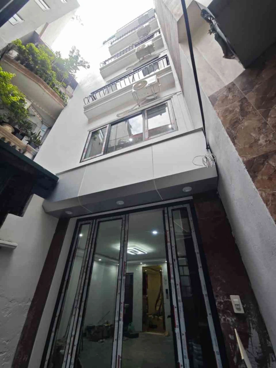 Bán nhà 7 tầng, 4PN, 42m2 mặt tiền 4,6m Cầu Giấy, Hà Nội - Ảnh 1