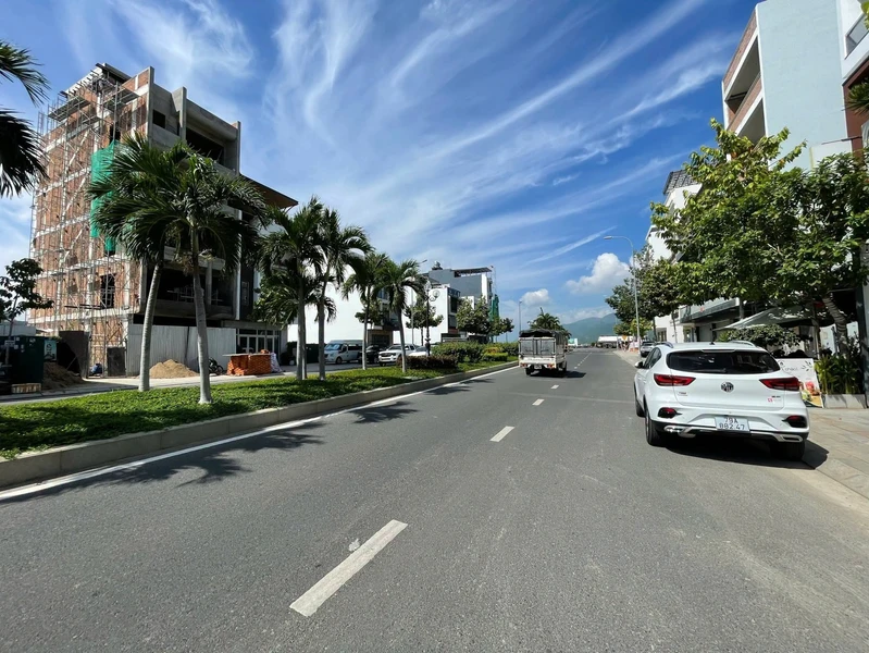 Bán đất mặt tiền Nguyễn Công Duẩn 153,8m2, giá 4,1 tỷ truonh