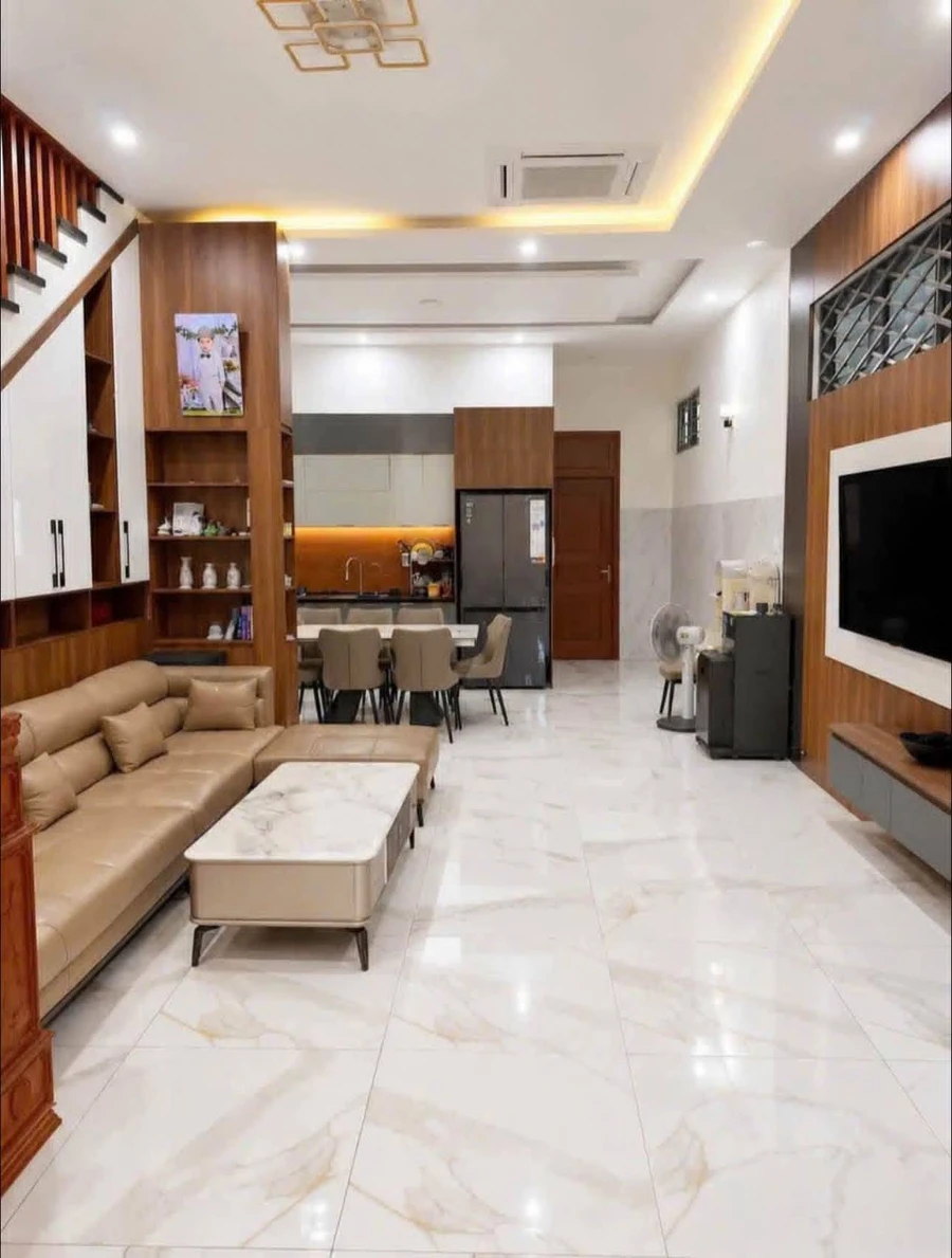 Bán nhà mặt tiền Nguyễn Thị Minh Khai 116m2, 10,5 tỷ - Ảnh thu nhỏ 2