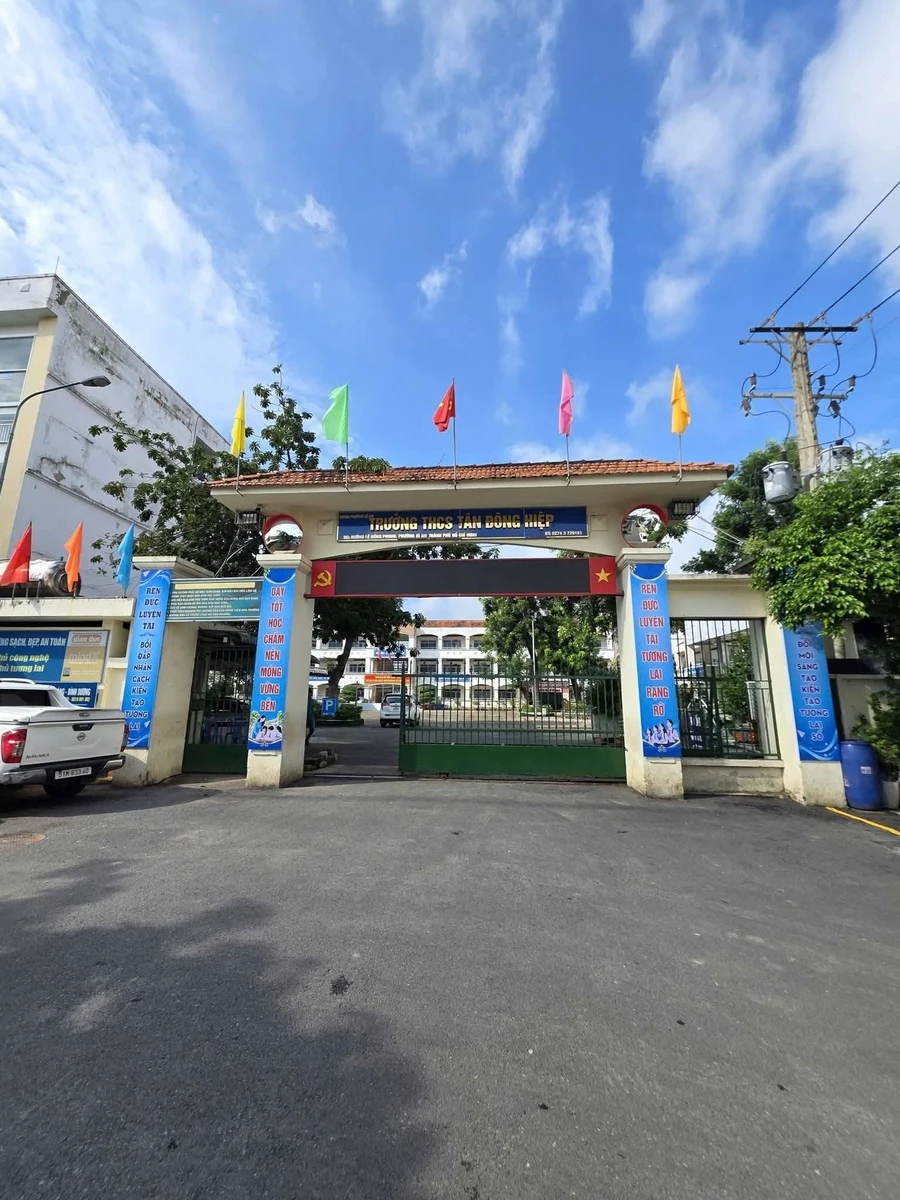 Bán nhà cấp 4 gác lửng 100m2 gần Lê Hồng Phong, Tân Đông Hiệp, Dĩ An, giá 6,3 tỷ - Ảnh thu nhỏ 2