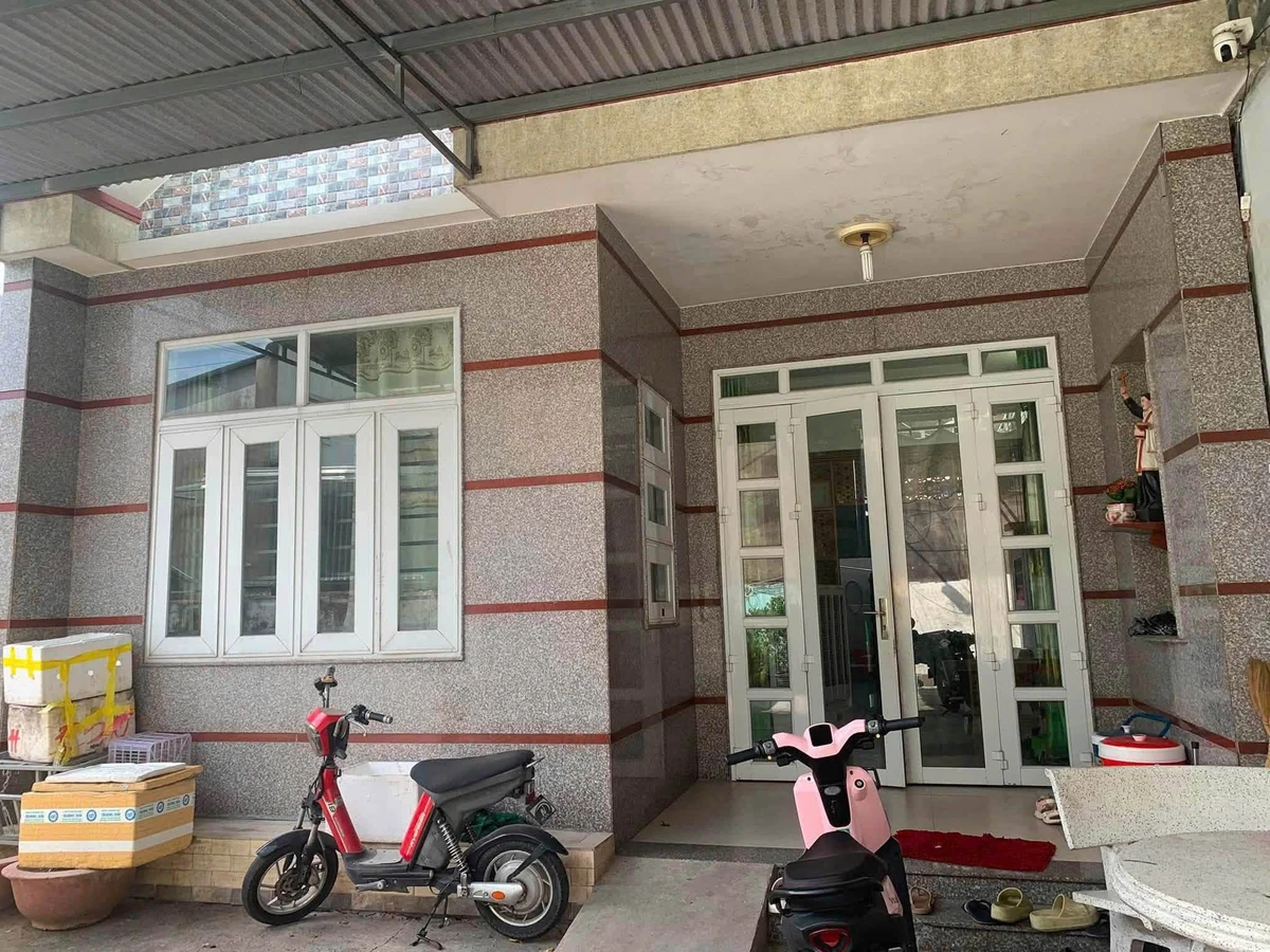 Bán nhà 3 phòng ngủ 118.5m² gần Nguyễn Ái Quốc, Đồng Nai, 3.85 tỷ - Ảnh thu nhỏ 2