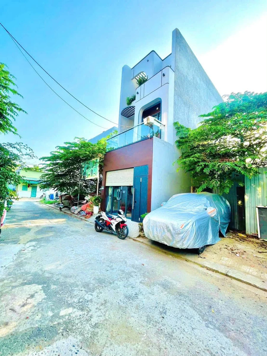Bán nhà mới 4 tầng 55m2 hẻm 45 Trường Lưu, Long Trường, Quận 9 cũ, giá 5,39 tỷ - Ảnh 1