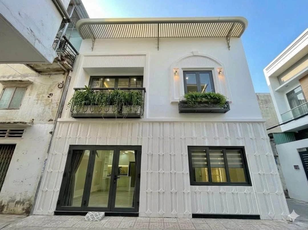 Bán nhà 2 tầng 30m2 hẻm Huỳnh Tấn Phát, Quận 7 giá 3,89 tỷ - Ảnh 1