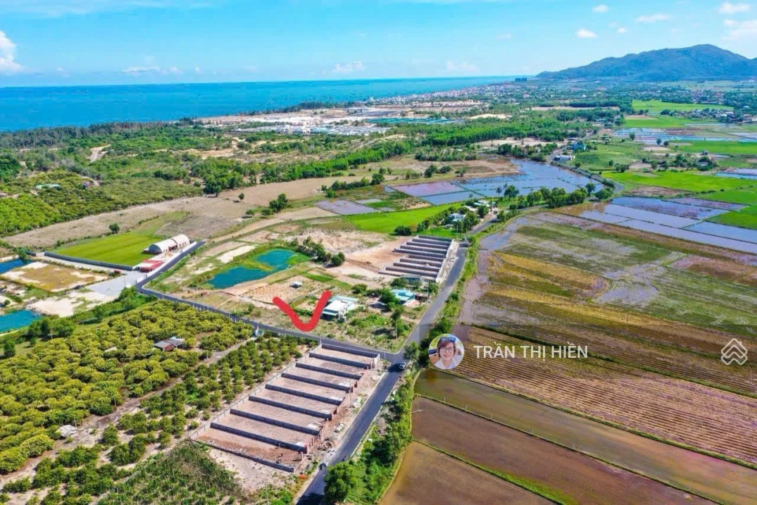 Cách bãi tắm Lộc An chỉ 2km - DT 193,6m2 - 8,7m x 23m sẵn 100m2 thổ cư - Ảnh 1