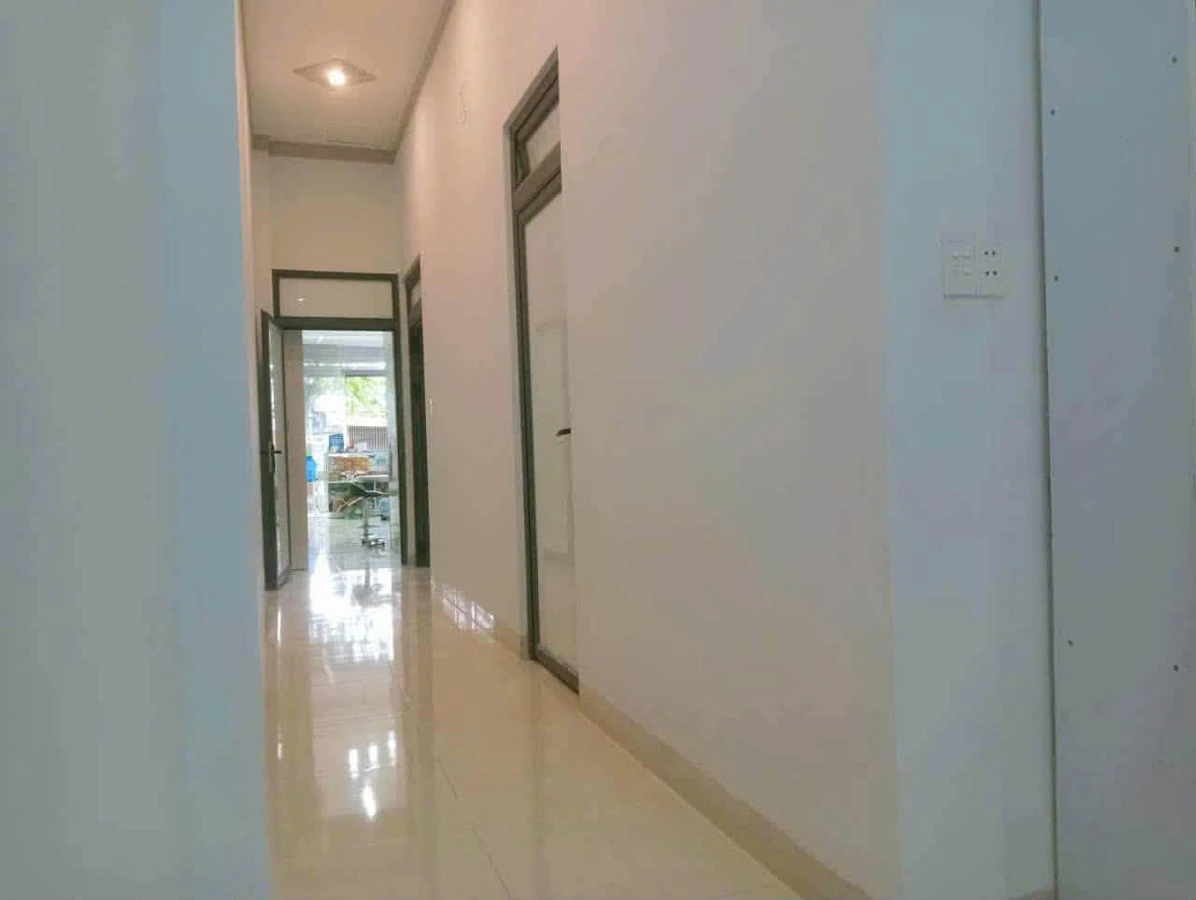 Bán nhà mặt tiền đường Y Wang 5x30m, 3 phòng ngủ, Phường Ea Kao, Buôn Ma Thuột, giá 4,49 tỷ - Ảnh thu nhỏ 3