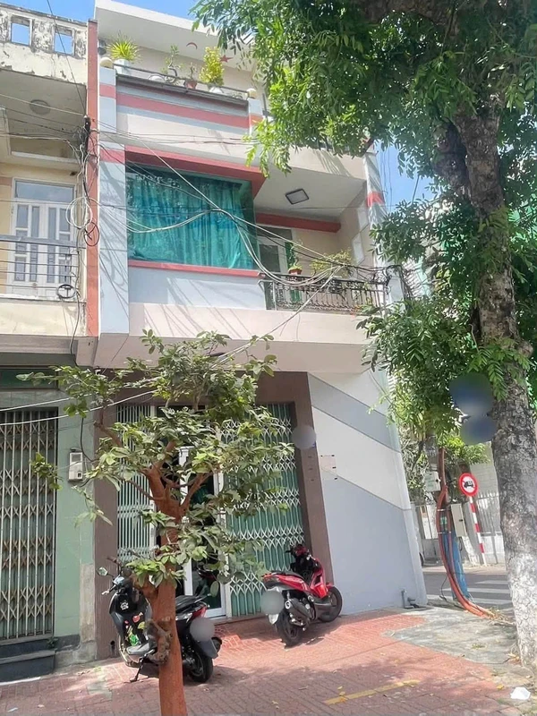 Bán nhà ôm góc 3 tầng mặt tiền Trần Hưng Đạo 45m2 Quy Nhơn