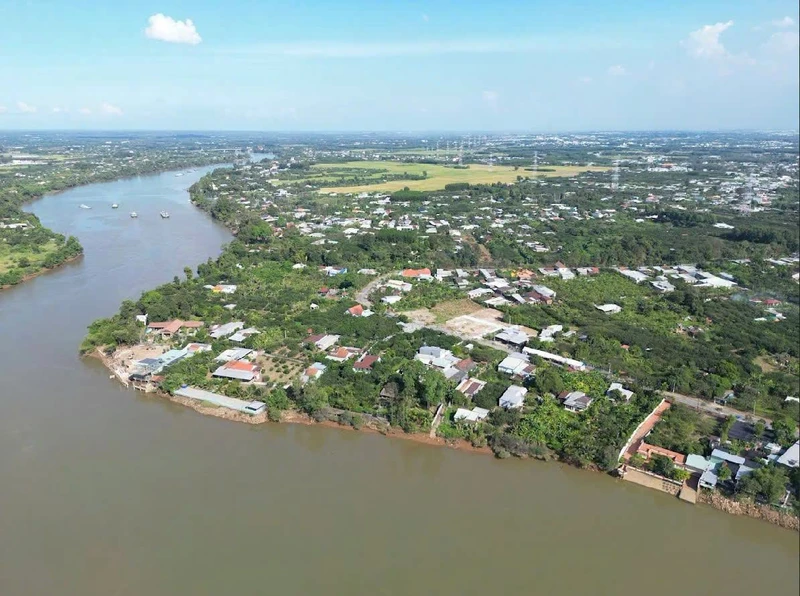 Bán đất mặt tiền Hương Lộ 9 view sông 134,1m2, giá 1,25 tỷ, Đồng Nai