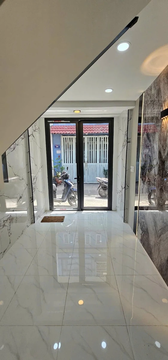 Bán nhà mặt tiền 2,5x8m trệt lầu 2PN 2WC đường 8B gần chợ Bình Long giá 2,85 tỷ - Ảnh thu nhỏ 3