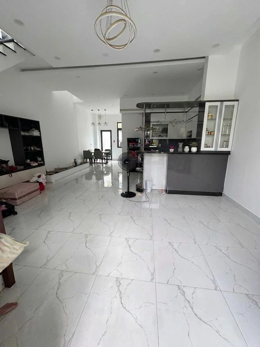 Bán nhà 103,8m² sân ô tô nhánh DX043 gần KDC Hiệp Thành 3, Thủ Dầu Một, giá 3,85 tỷ - Ảnh thu nhỏ 3