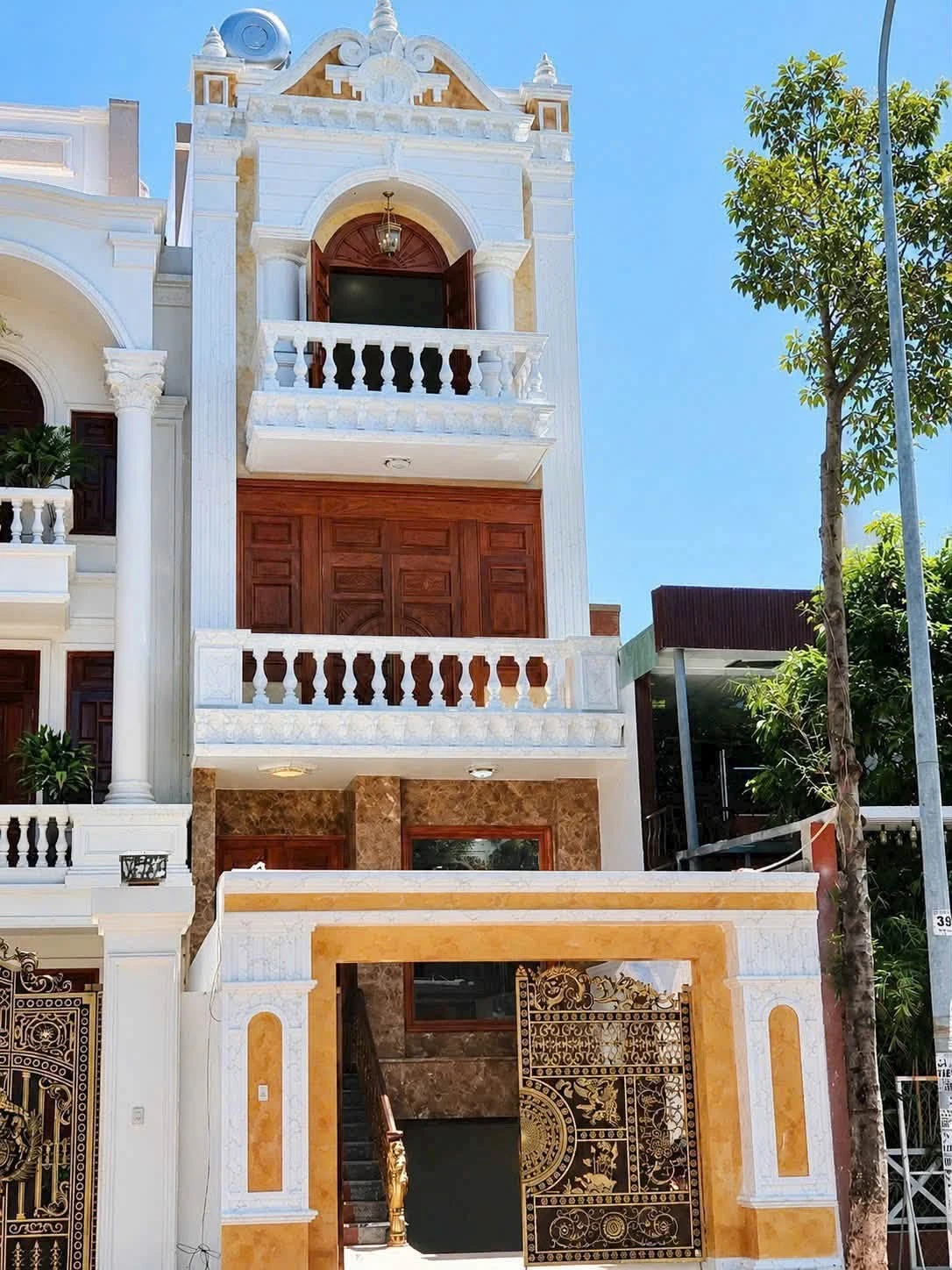 Bán nhà 2 lầu mặt tiền kinh doanh 100m² tại Bình Tân 8,1 tỷ - Ảnh 1