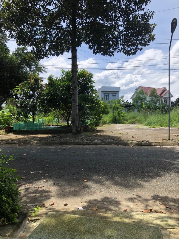 Bán đất Đồng Xoài Bình Phước 200m² giá 2,4 tỷ
