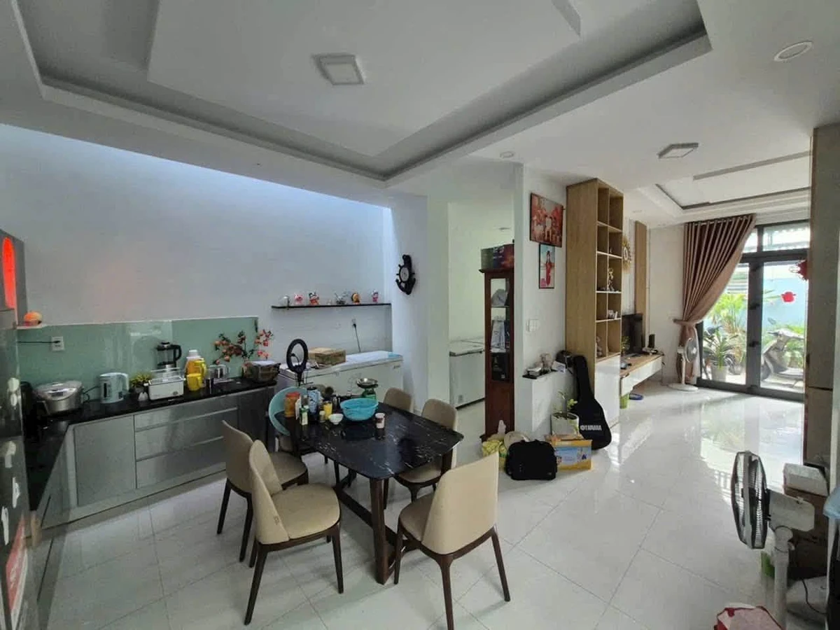 Bán nhà 4PN 196m² Lê Đình Cẩn, Bình Tân - Ảnh thu nhỏ 3