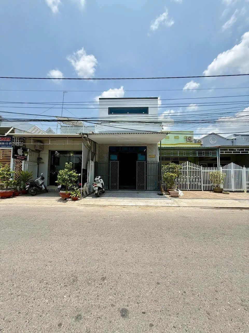 Bán nhà phố 4,5x24m 1 trệt 1 lửng, 3PN đường Ngọc Hân Công Chúa, KDC Vĩnh Quang, Rạch Giá - Ảnh 1