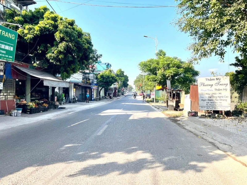 Bán gấp mặt đường Quản Lộ Phụng Hiệp, Tân Thành, Cà Mau, 8898m, ngang 69m, chỉ 29 tỷ hem3m
