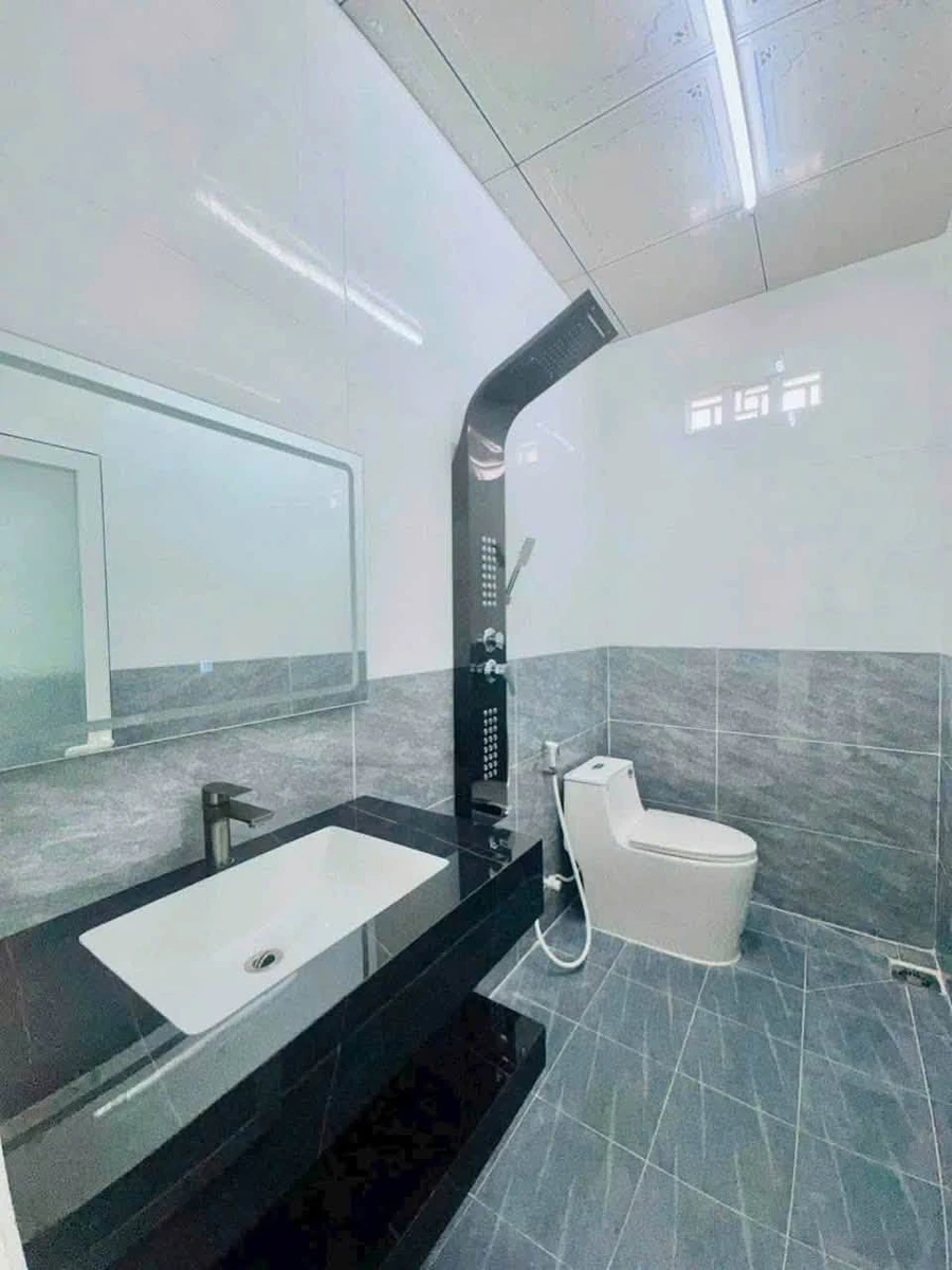 Bán nhà mặt tiền Nguyễn Văn Tố Rạch Giá 92m² 3.45 tỷ - Ảnh thu nhỏ 3