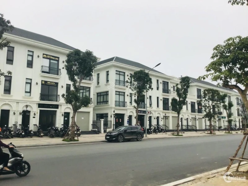 Quỹ thưởng 72m2 đối diện 8 tòa chung cư Vinhomes King Park 7,2 tỷ