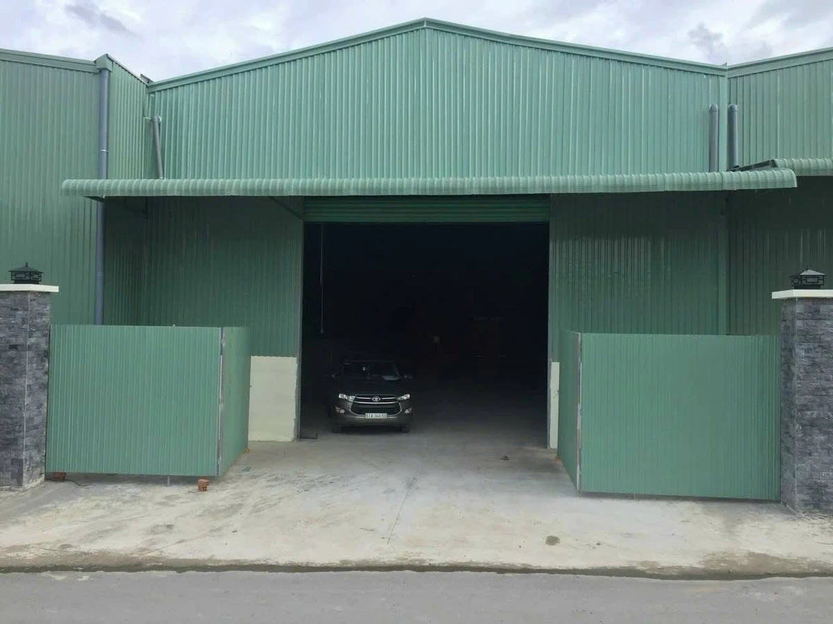 Bán xưởng 718m2 có văn phòng, đang cho thuê 40tr/tháng tại Tân Phước Khánh, Tân Uyên - Ảnh 1