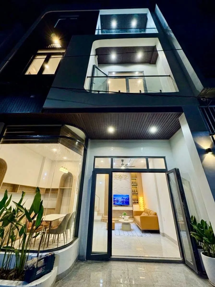 Bán nhà mặt tiền Nguyễn Thái Học, 40m², 2PN, 3 tỷ 400 triệu - Ảnh 1